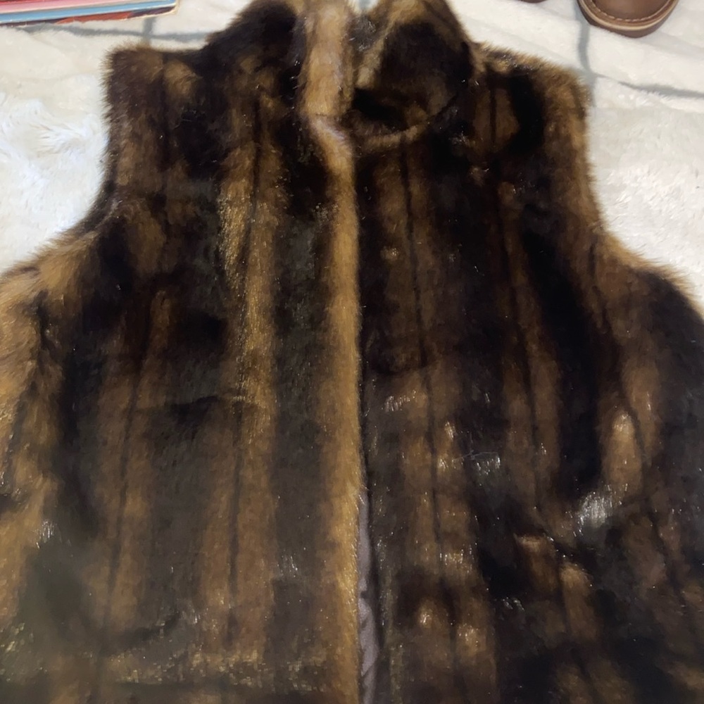 Valerie Stevens women’s size small medium faux fur vest ❤️❤️